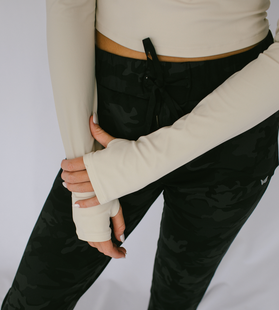Barb's Crop Long Sleeve